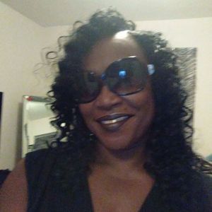 Meet your Posher, Gloria